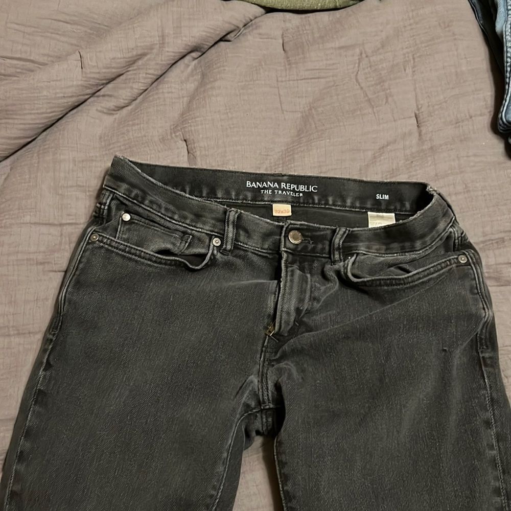 BLACK Banana republic traveler, jeans, size 32, waist 30 length